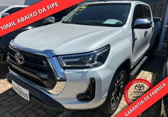 TOYOTA HILUX 2.8 D-4D TURBO DIESEL CD SRX 4X4 AUTOMÁTICO